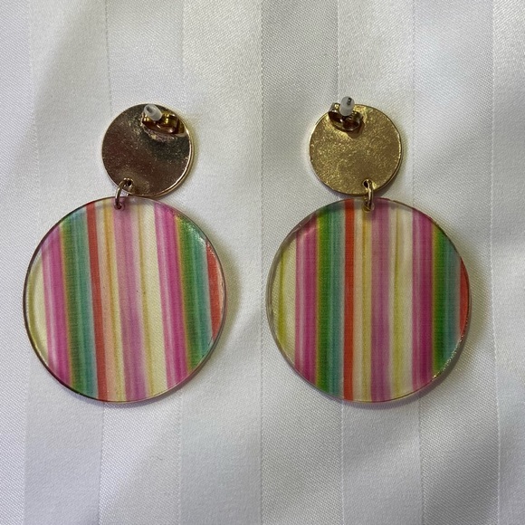 ⭐️💲5add-on⭐️ Fun earrings - Picture 2 of 4